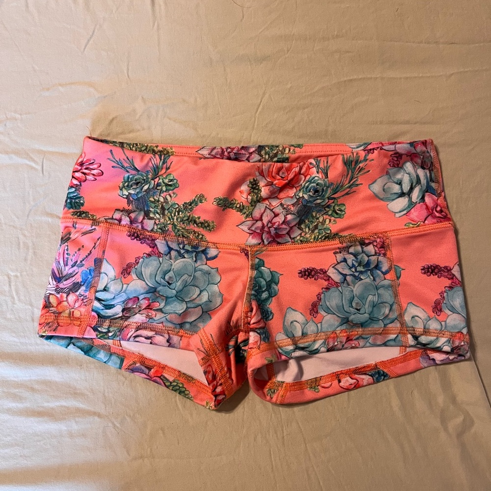 LRC succulent fleo shorts size S